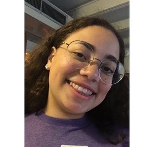 Meet your Posher, Lauren